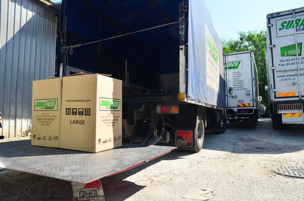 Freight Forwarding (MTO) 5 Flipper Type Lorry 2
